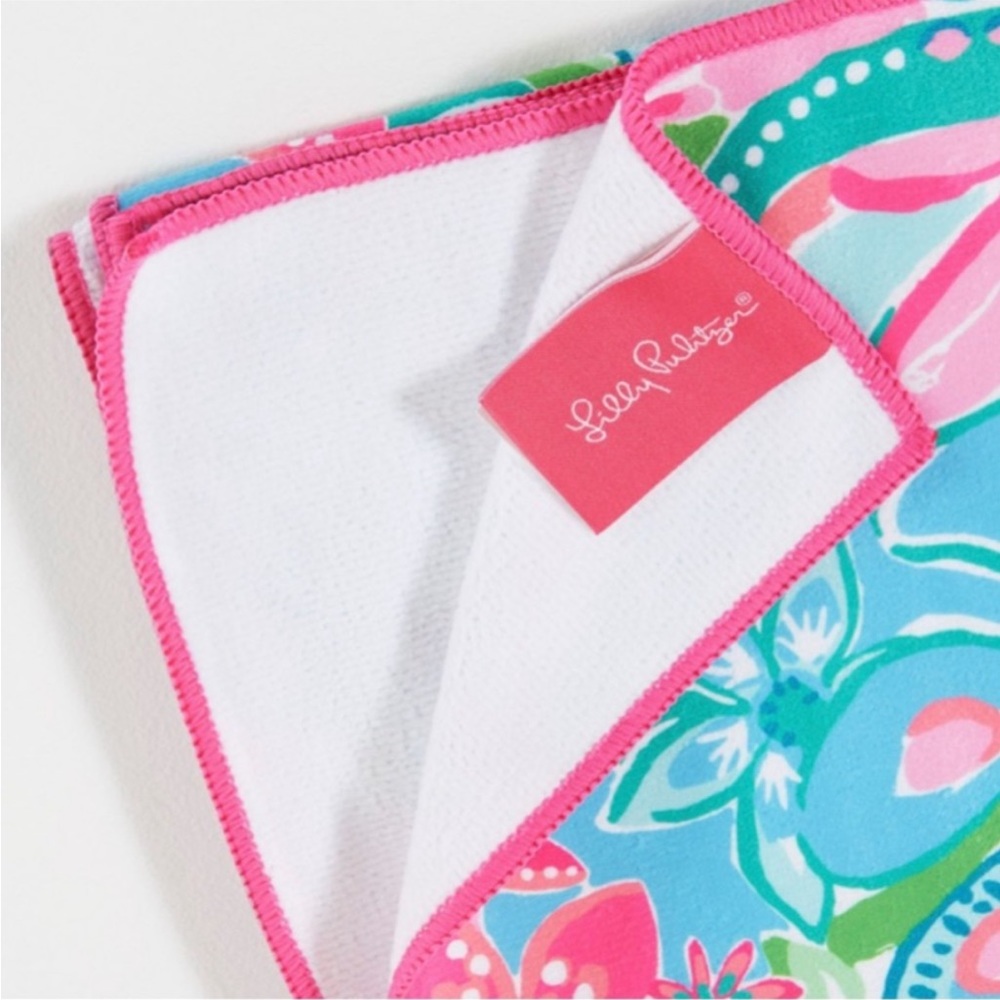 Lilly Pulitzer Lounge Towel Oversized Floral Pink Blue Beach Blanket Picnic NWT - Picture 2 of 6